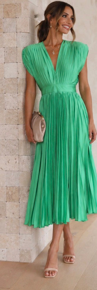 Vivian & Claire™ | Timeless Pleated Midi Dress