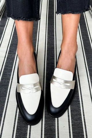Giulia | Comfortable Loafers in Black and White