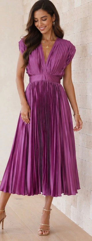 Vivian & Claire™ | Timeless Pleated Midi Dress