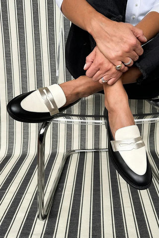 Giulia | Comfortable Loafers in Black and White