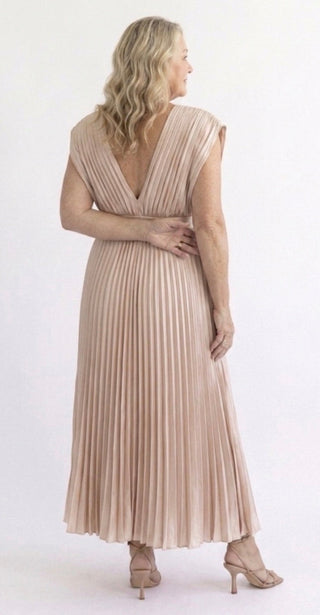 Vivian & Claire™ | Timeless Pleated Midi Dress