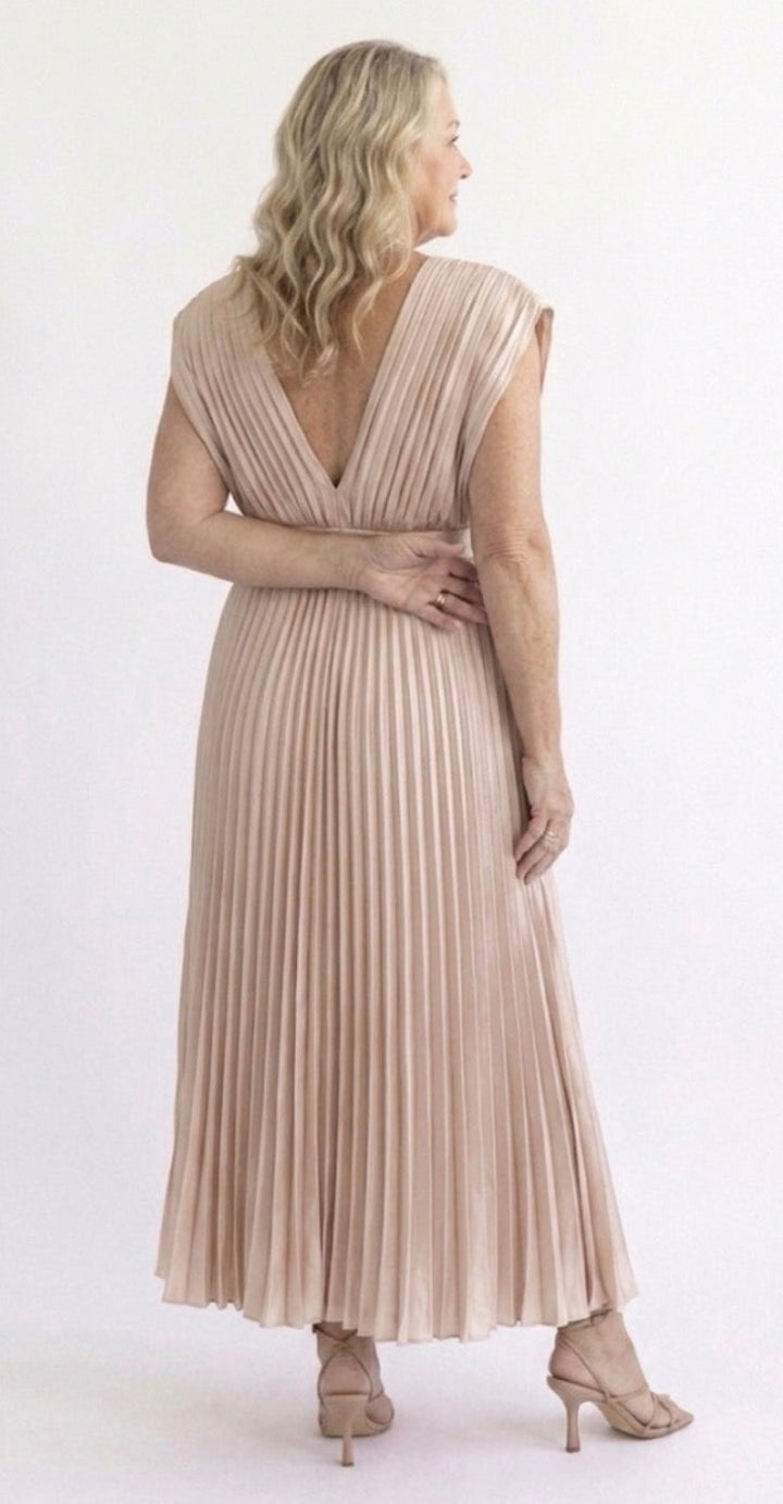 Vivian & Claire™ | Timeless Pleated Midi Dress