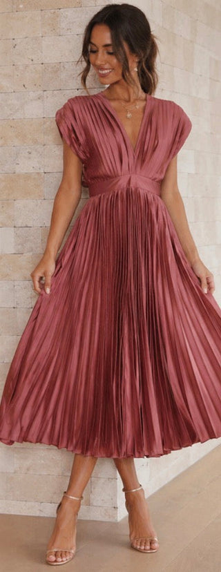Vivian & Claire™ | Timeless Pleated Midi Dress