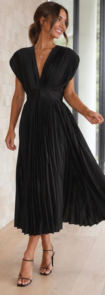 Vivian & Claire™ | Timeless Pleated Midi Dress