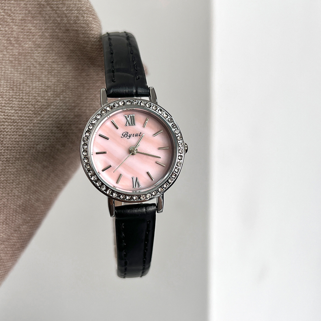 VICTORIA PEARL WATCH