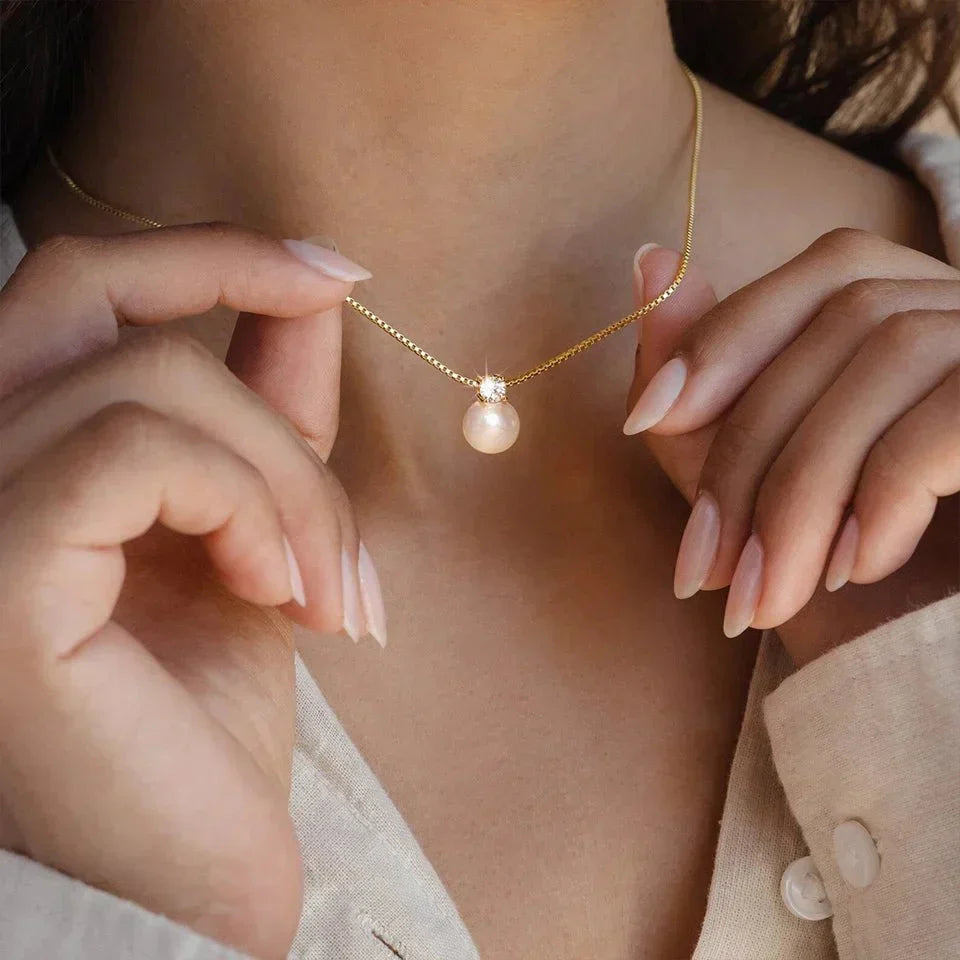 MADELEINE PEARL PENDANT